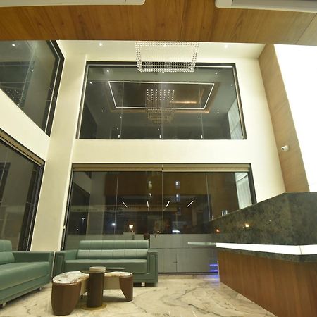Kings Kraft Tremezzo Inn, Somnath Bagian luar foto