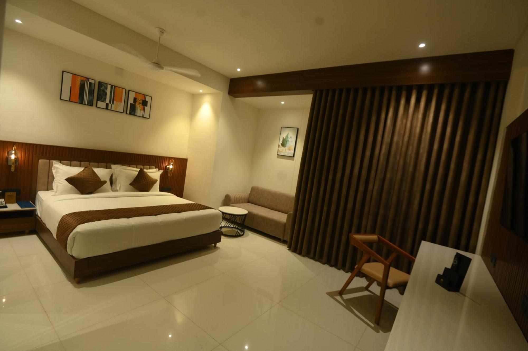 Kings Kraft Tremezzo Inn, Somnath Bagian luar foto