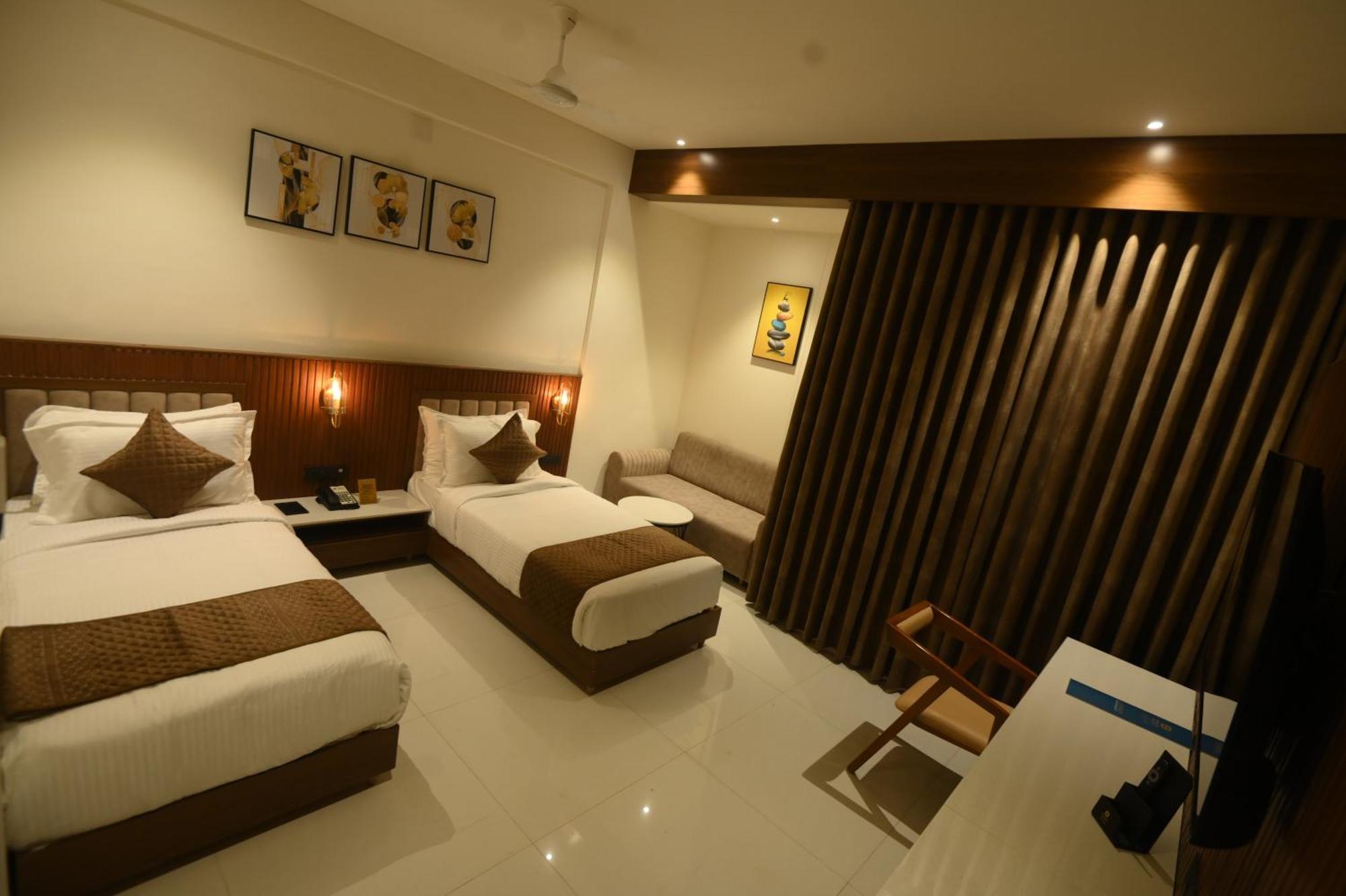 Kings Kraft Tremezzo Inn, Somnath Bagian luar foto