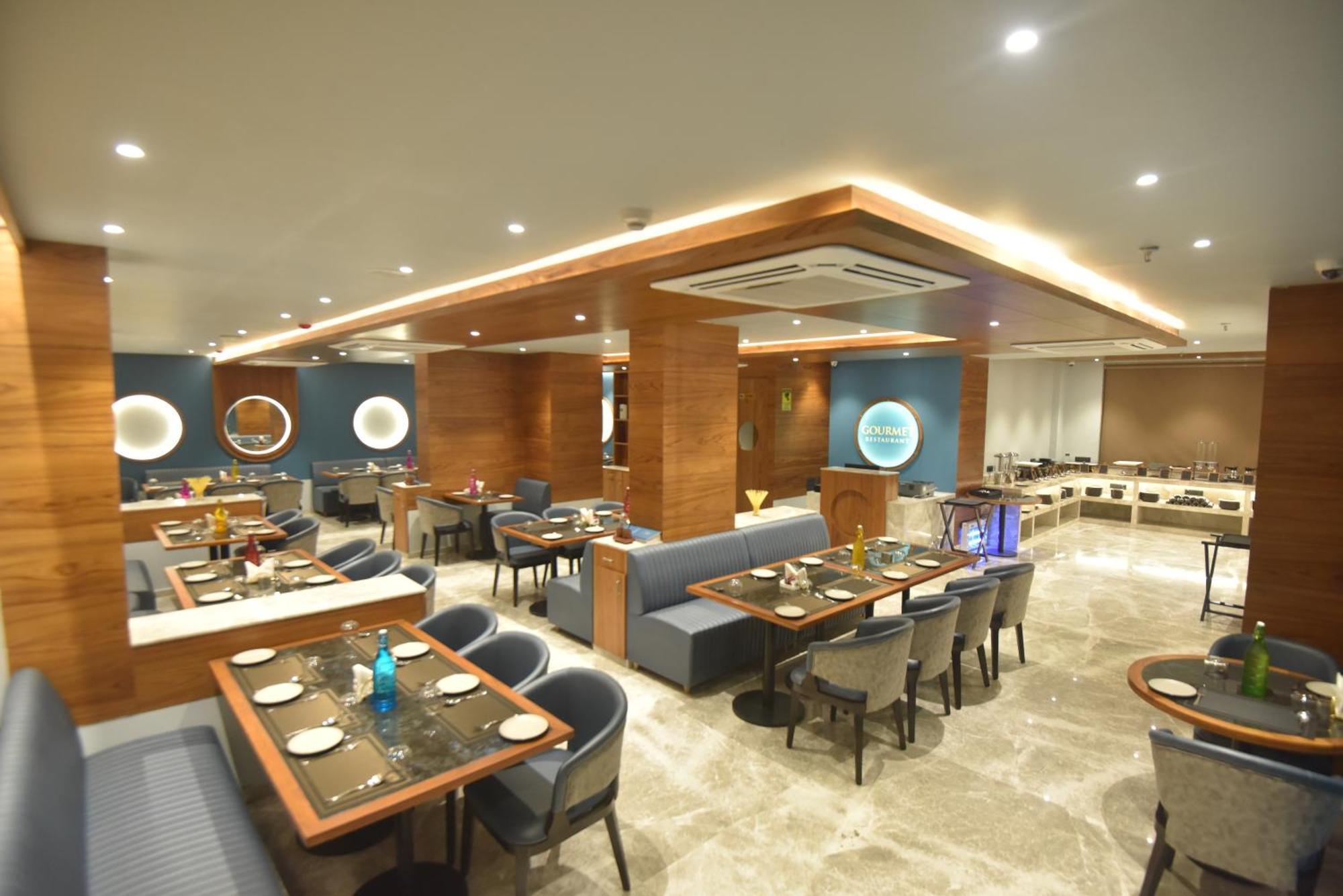 Kings Kraft Tremezzo Inn, Somnath Bagian luar foto