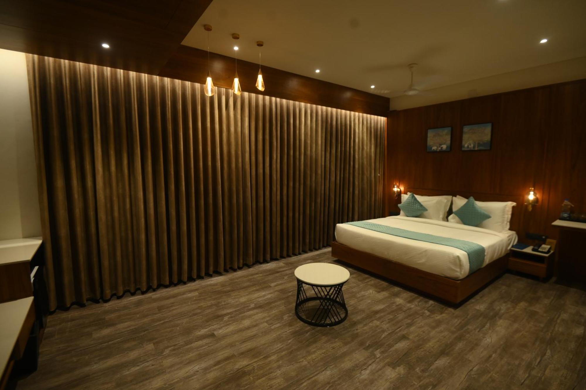 Kings Kraft Tremezzo Inn, Somnath Bagian luar foto