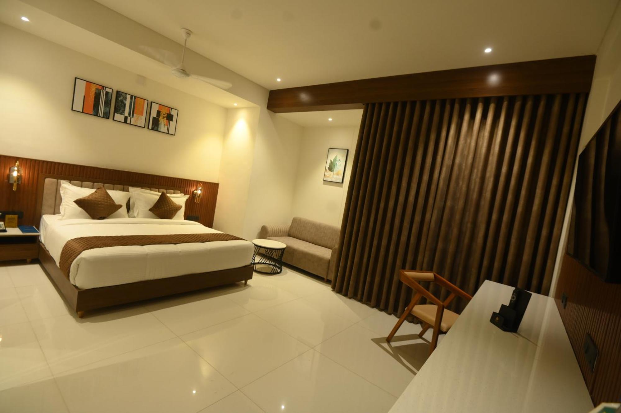 Kings Kraft Tremezzo Inn, Somnath Bagian luar foto