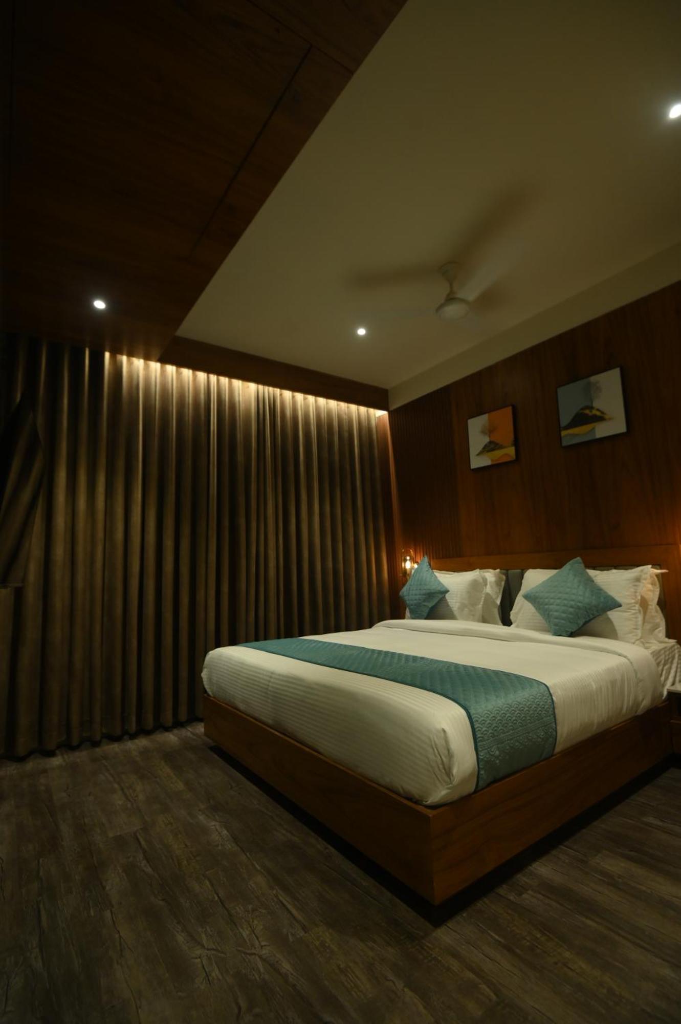 Kings Kraft Tremezzo Inn, Somnath Bagian luar foto