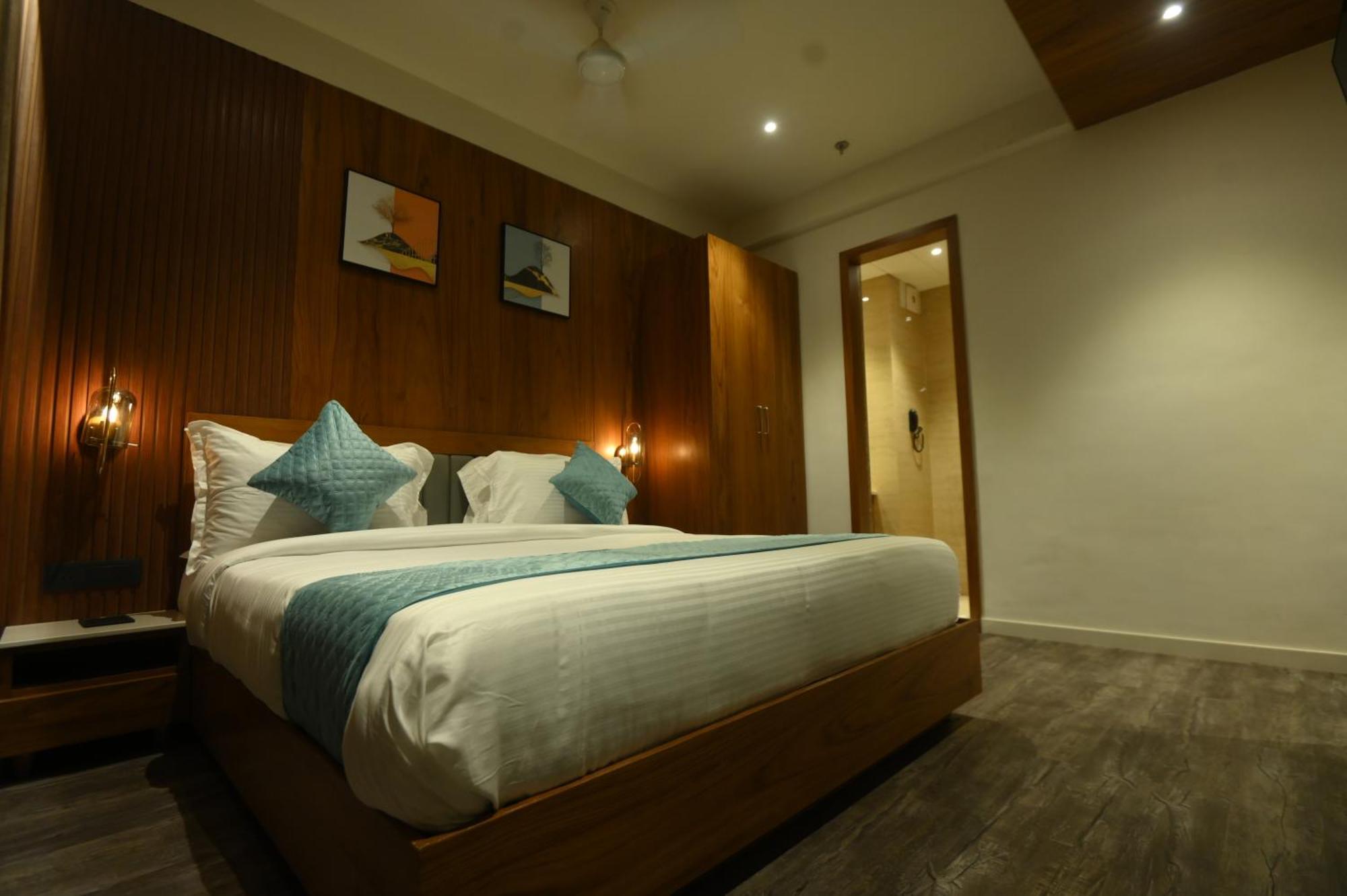 Kings Kraft Tremezzo Inn, Somnath Bagian luar foto